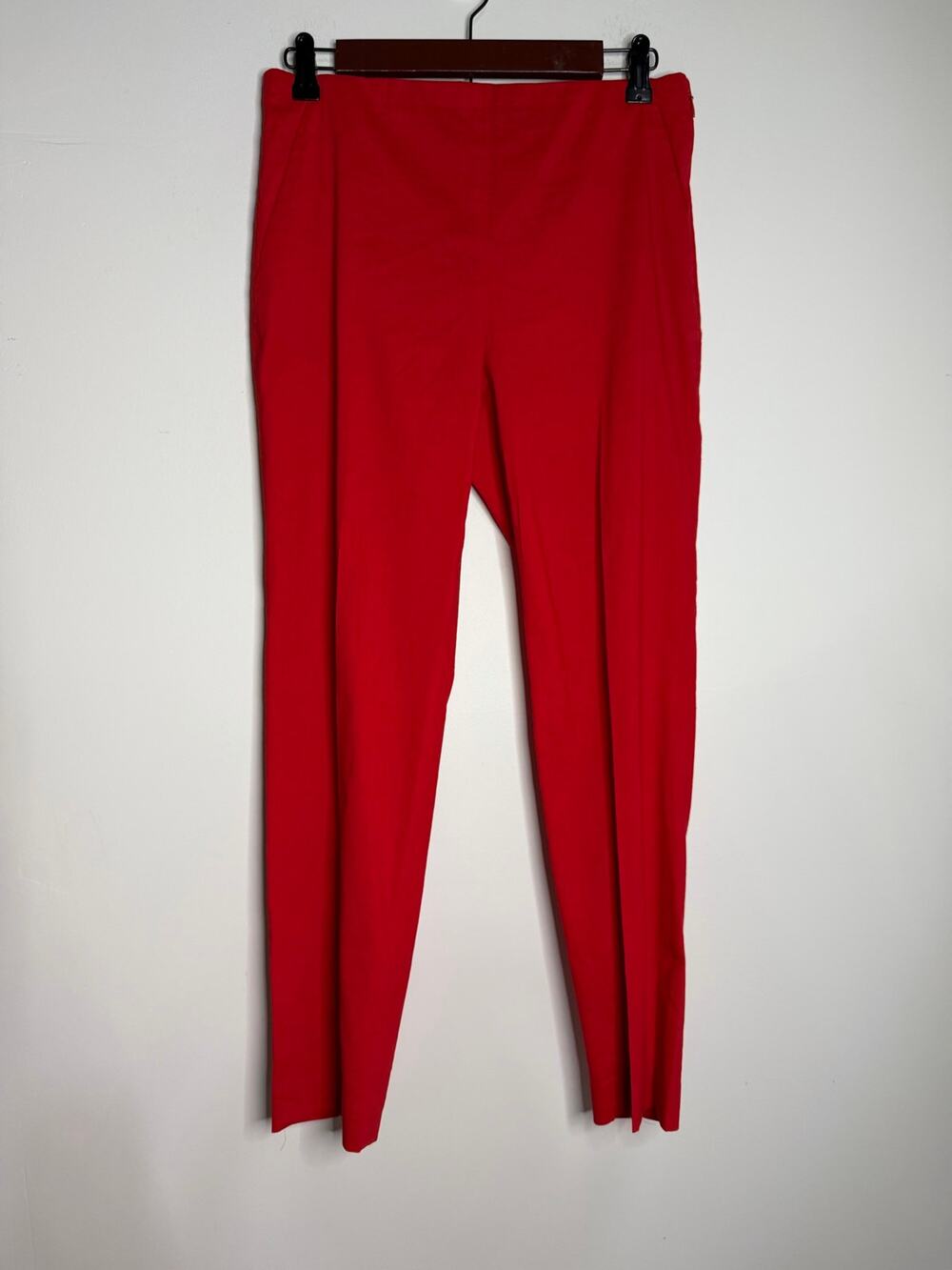 Theory pull-on tailored ankle pants in a vibrant crimson red Size 2